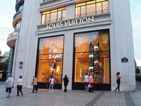 louis vuitton purse paris|louis vuitton paris store website.